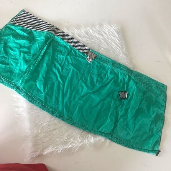 ⚜️Volcom Skirt⚜️6 For $25  - Picture 3 of 7